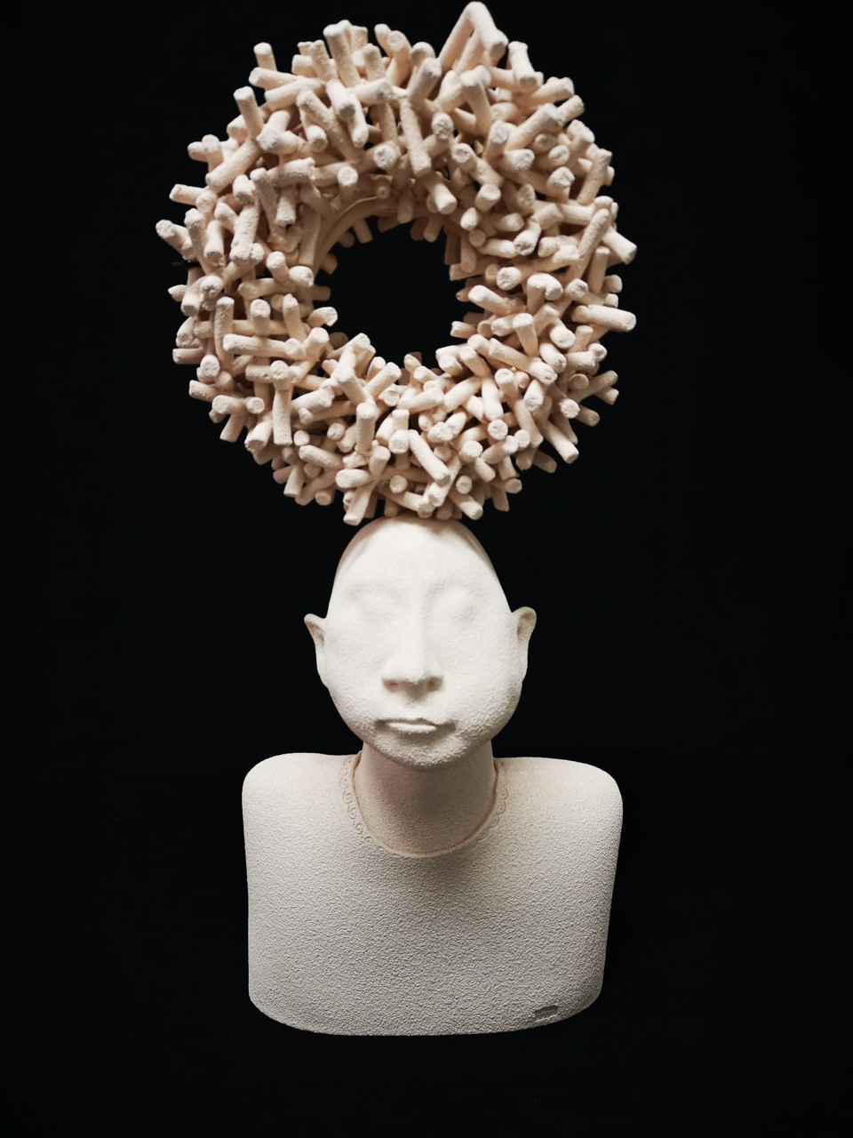 <strong>Dimension: </strong>35 x 20 x 70 cm / dim. variable <strong>Technique: </strong>ceramic clay / thermal treatment 1200 C <strong>Edition:</strong> unique <strong>Status:</strong> available
